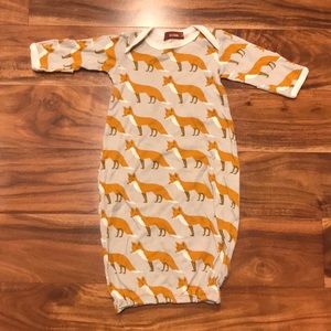 Milkbarn newborn gown